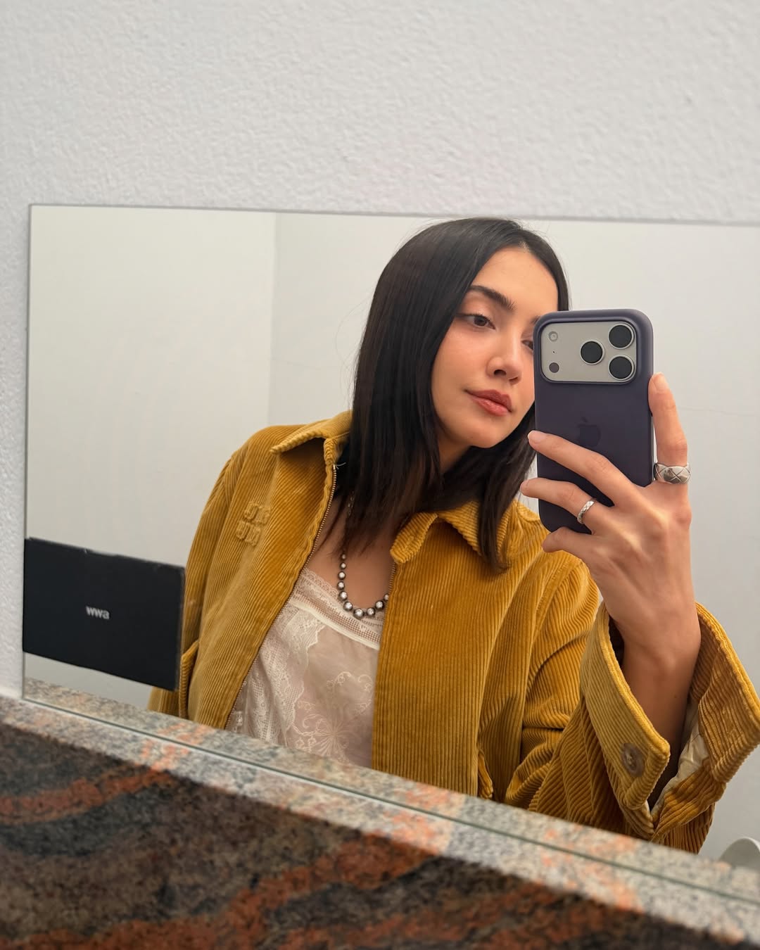 ซาร่า เล็กจ์