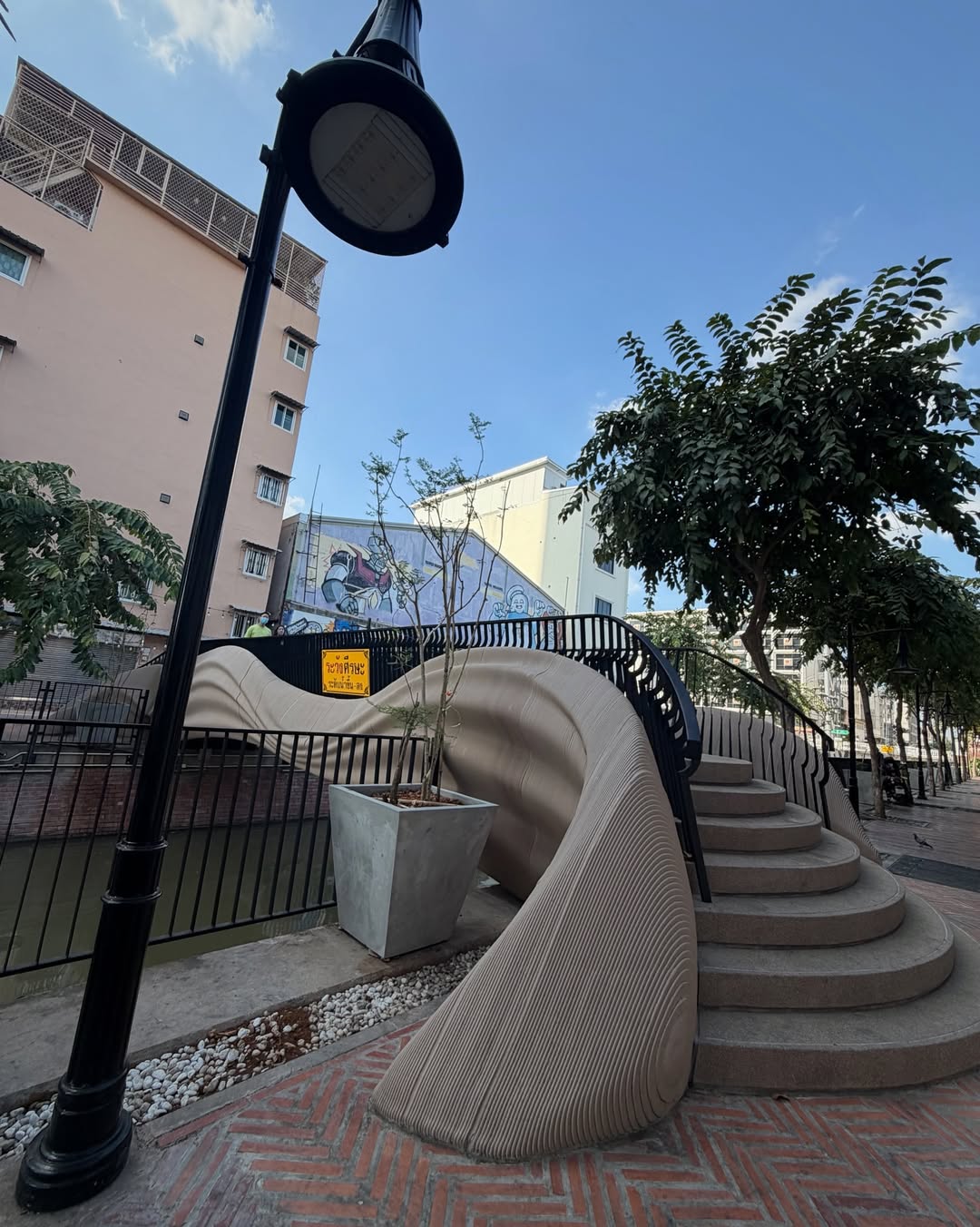 ซาร่า เล็กจ์