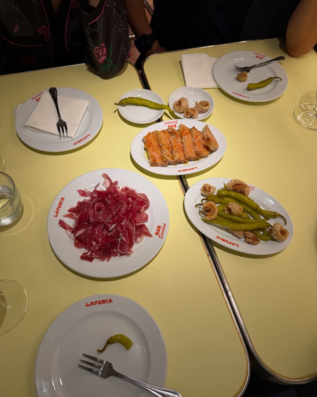 ซาร่า เล็กจ์