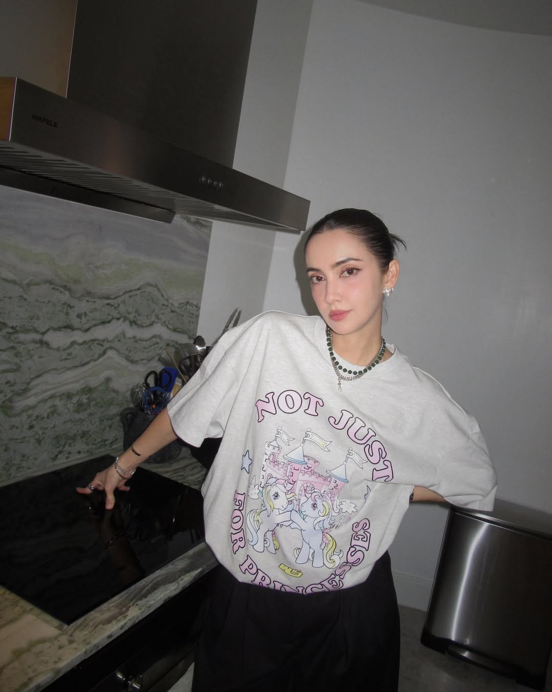 ซาร่า เล็กจ์