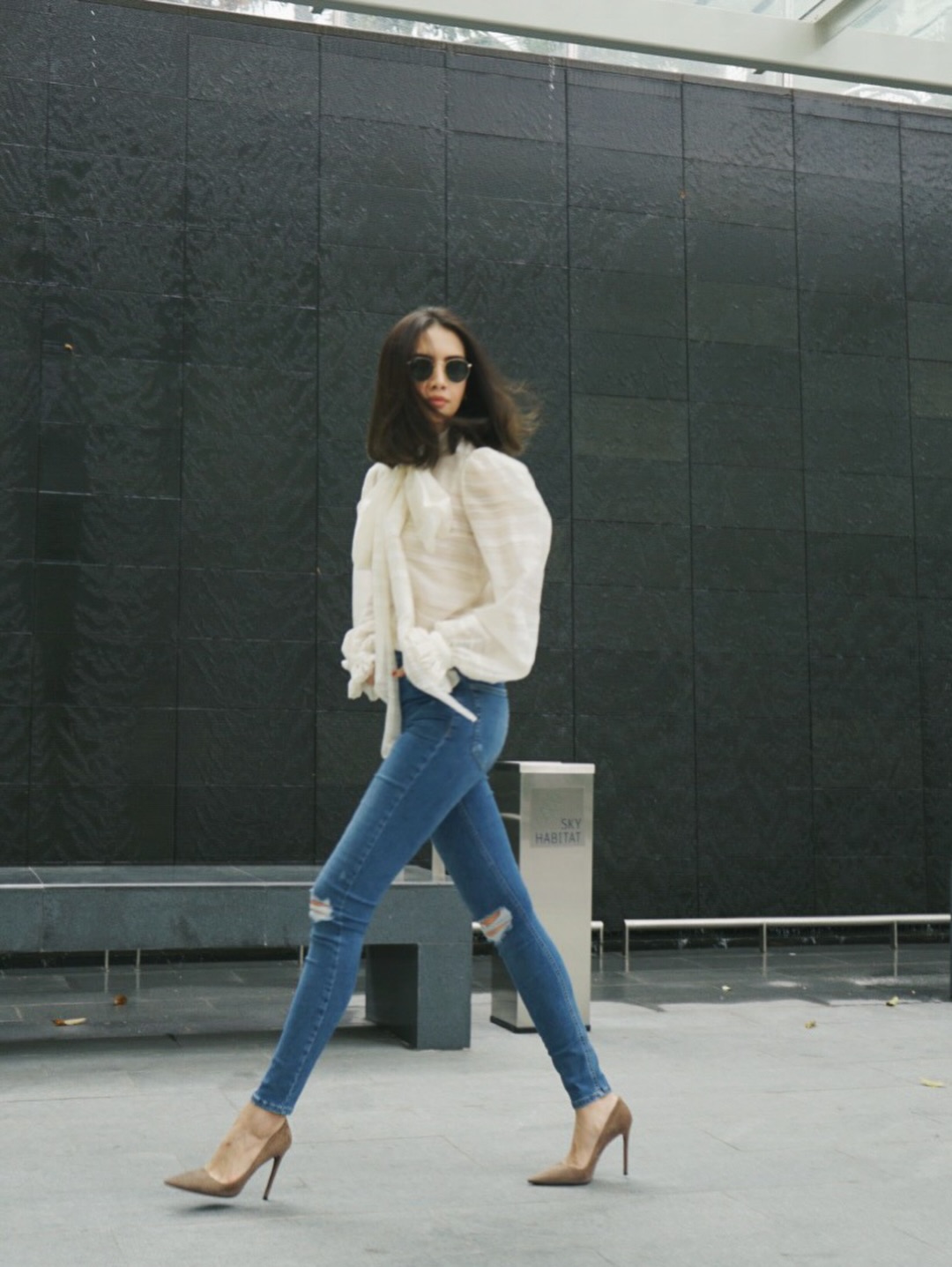 ซาร่า เล็กจ์