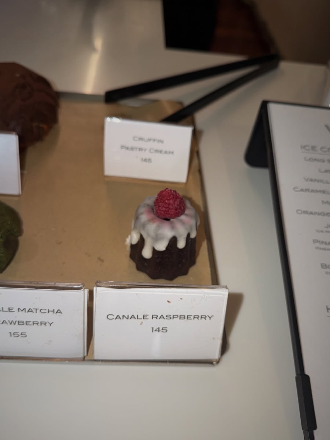 ซาร่า เล็กจ์