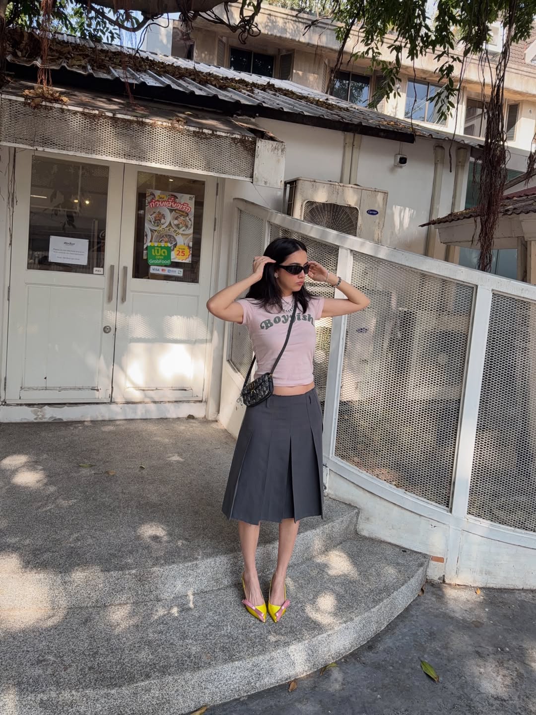 ซาร่า เล็กจ์