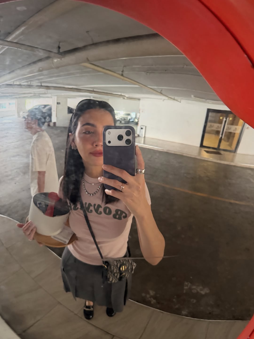 ซาร่า เล็กจ์