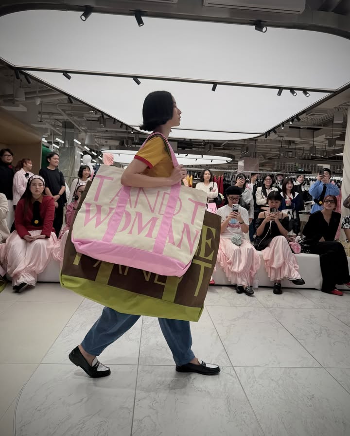 ซาร่า เล็กจ์