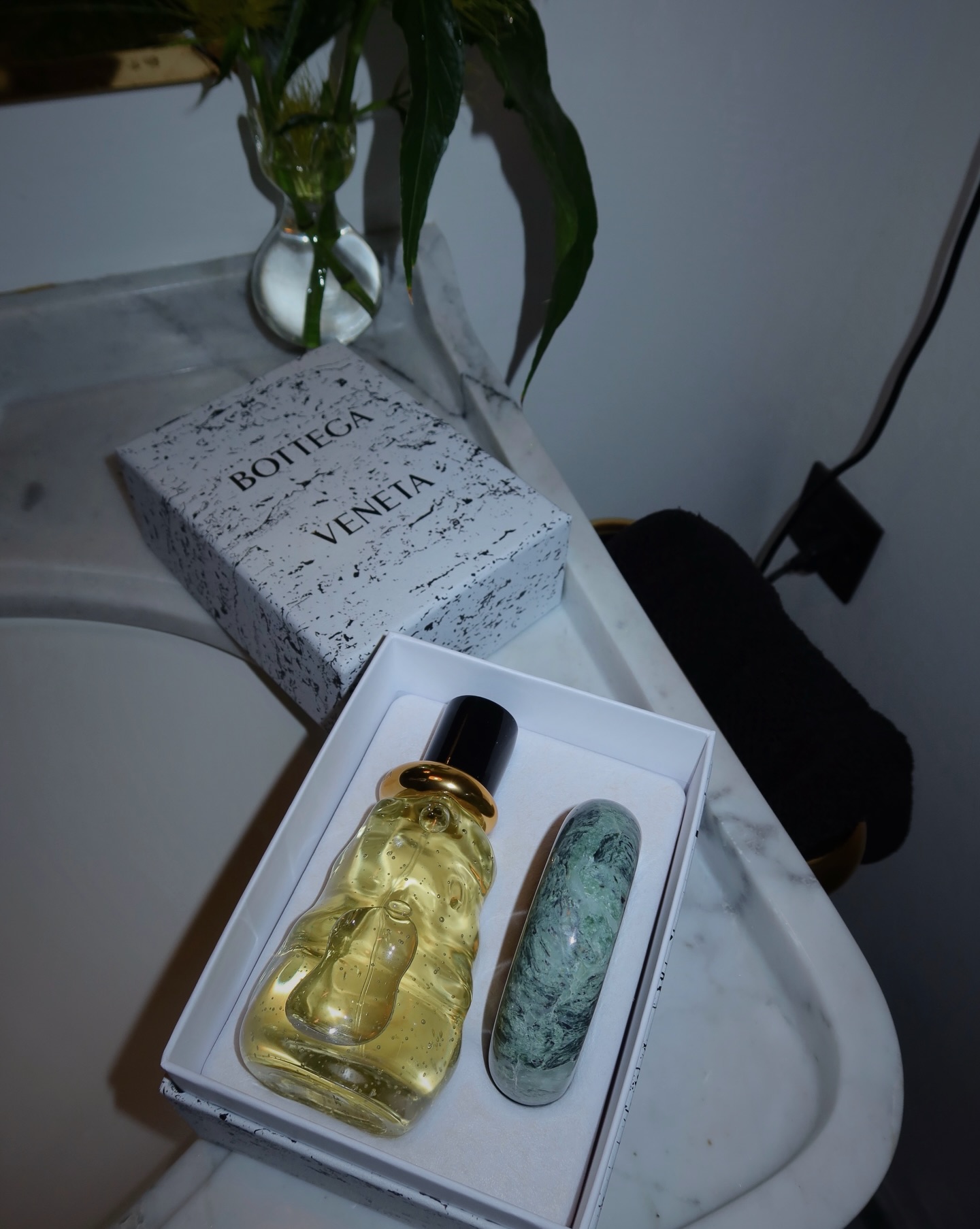 ซาร่า เล็กจ์