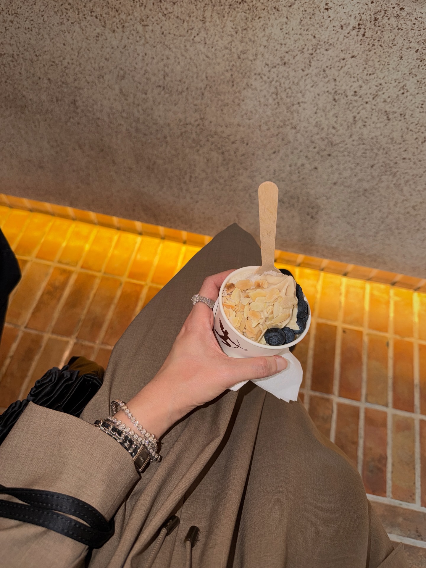 ซาร่า เล็กจ์