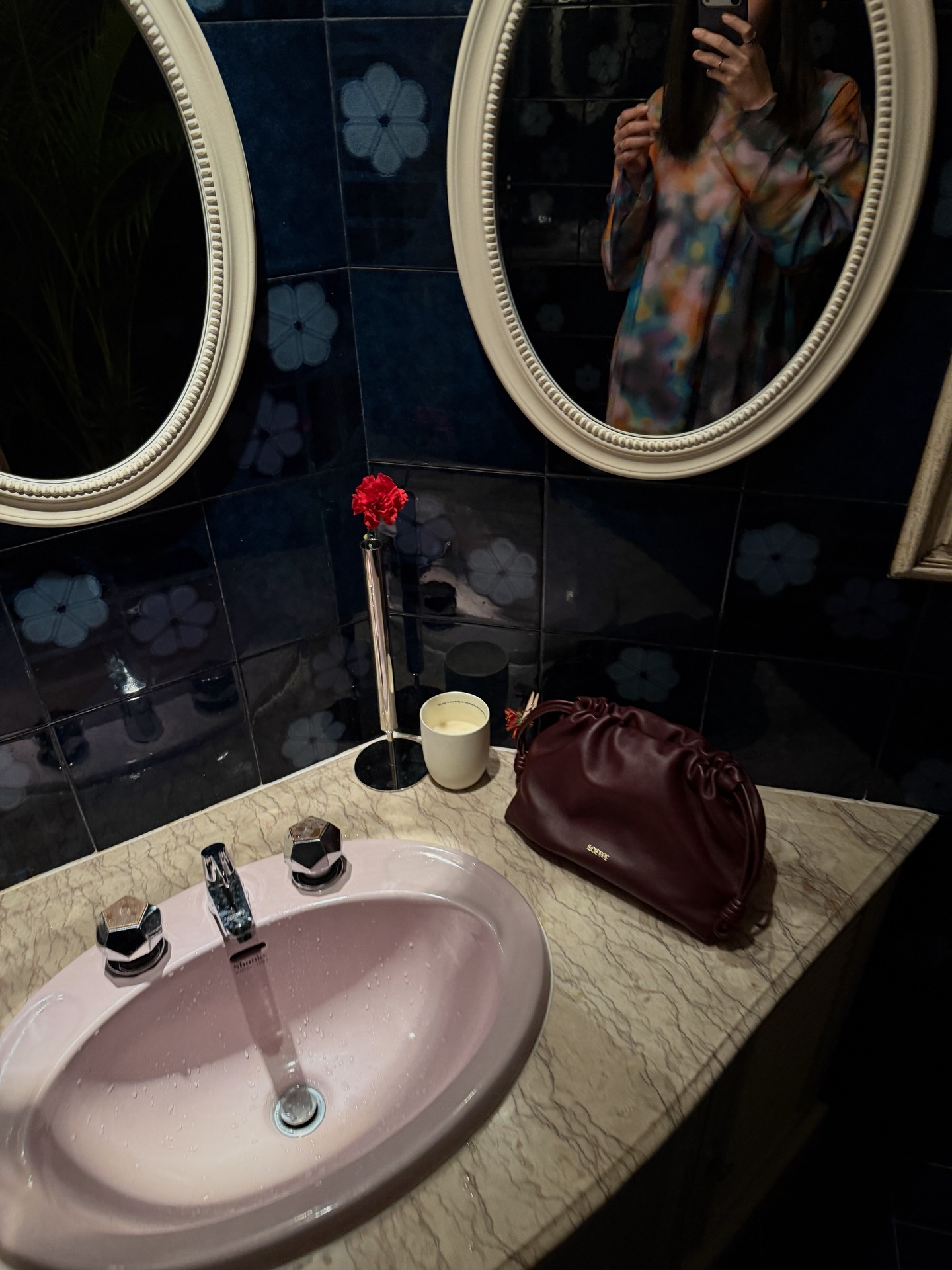 ซาร่า เล็กจ์