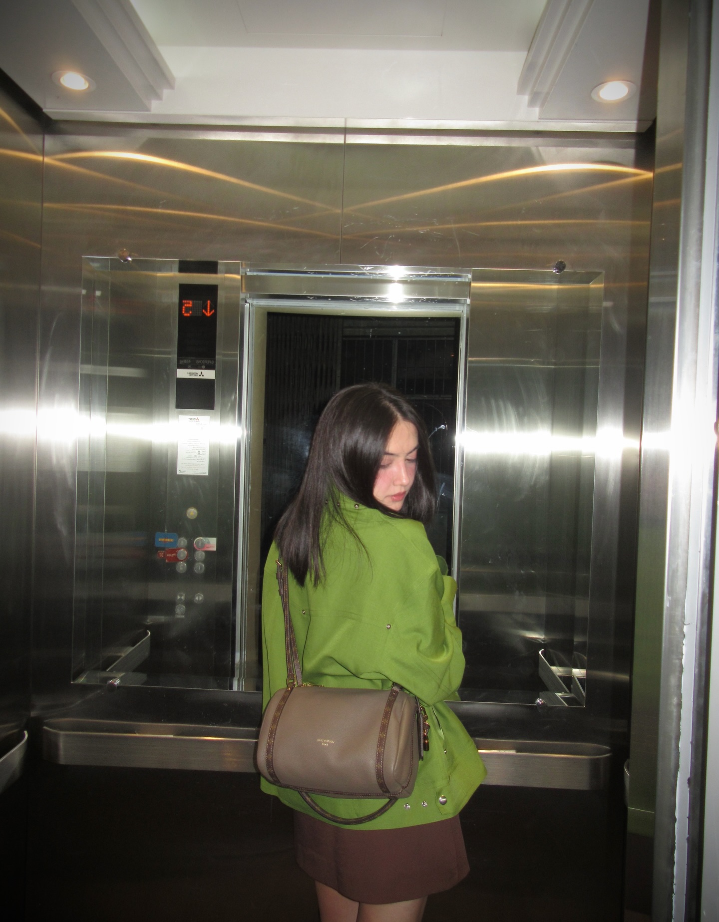 ซาร่า เล็กจ์