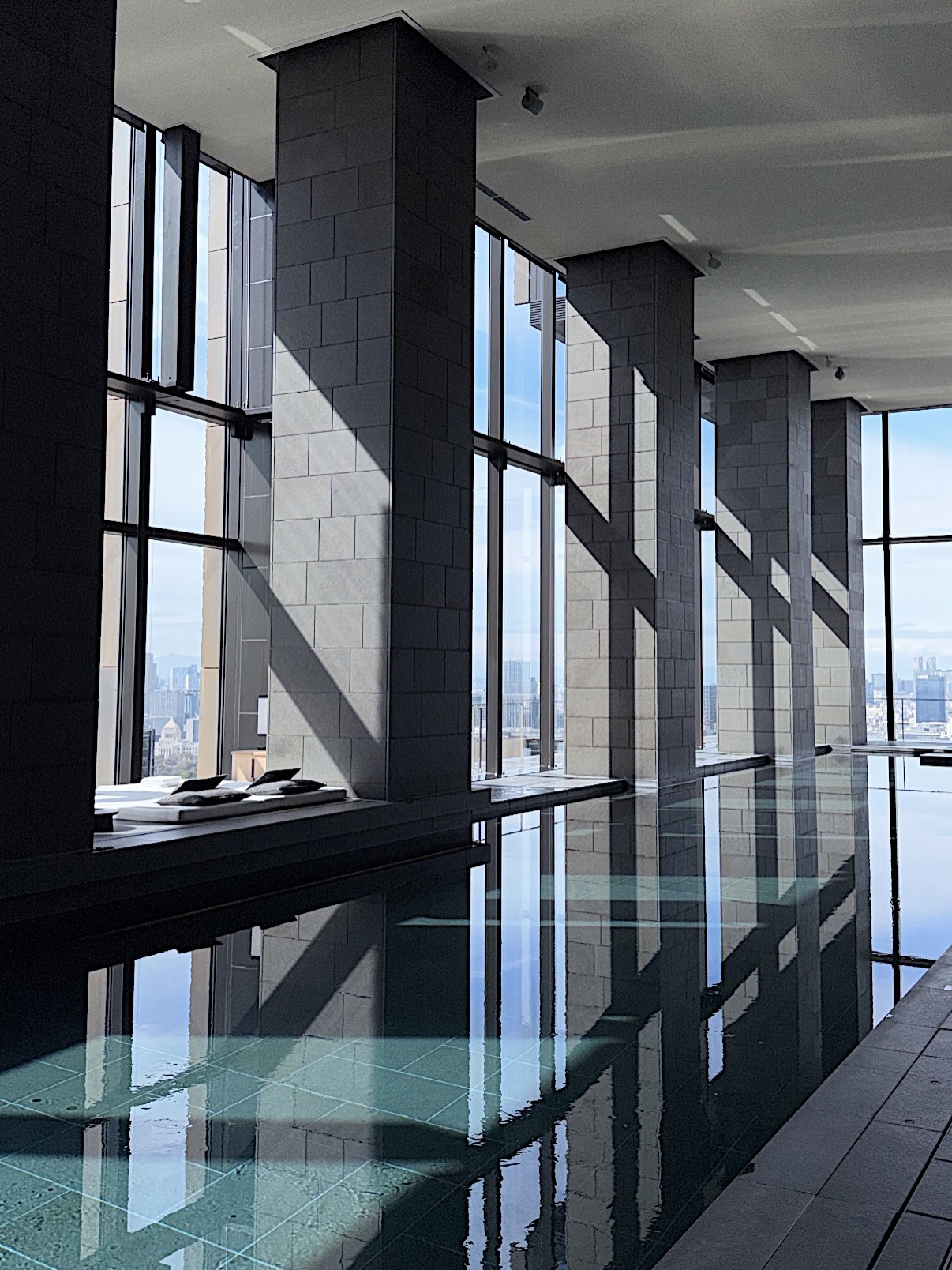 ซาร่า เล็กจ์