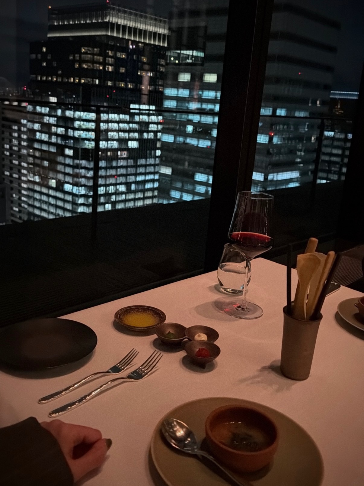 ซาร่า เล็กจ์