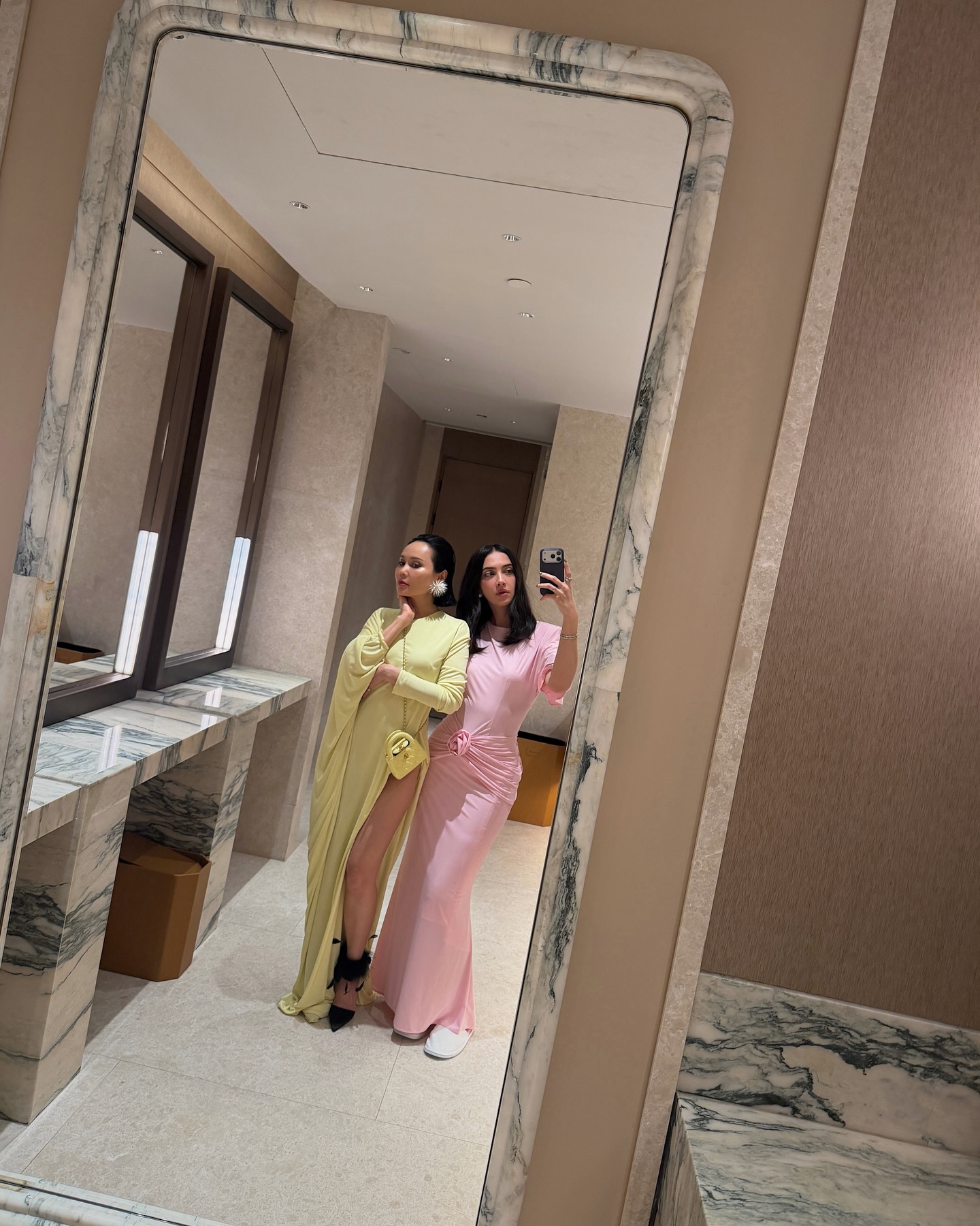 ซาร่า เล็กจ์