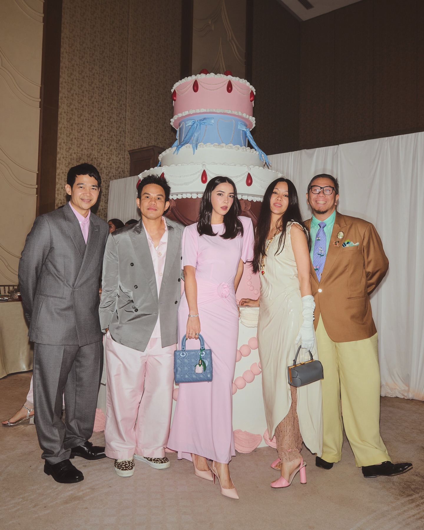 ซาร่า เล็กจ์