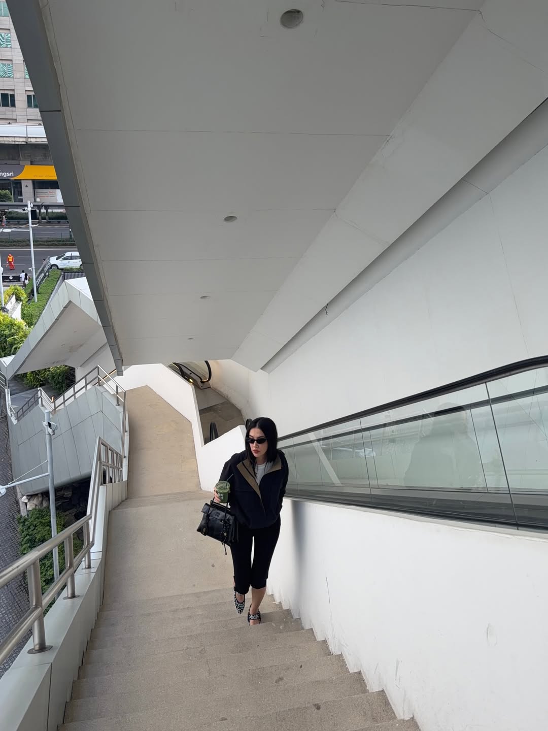 ซาร่า เล็กจ์