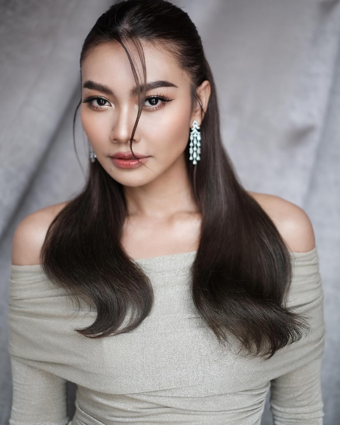 แก้ม - วิชญาณี เปียกลิ่น