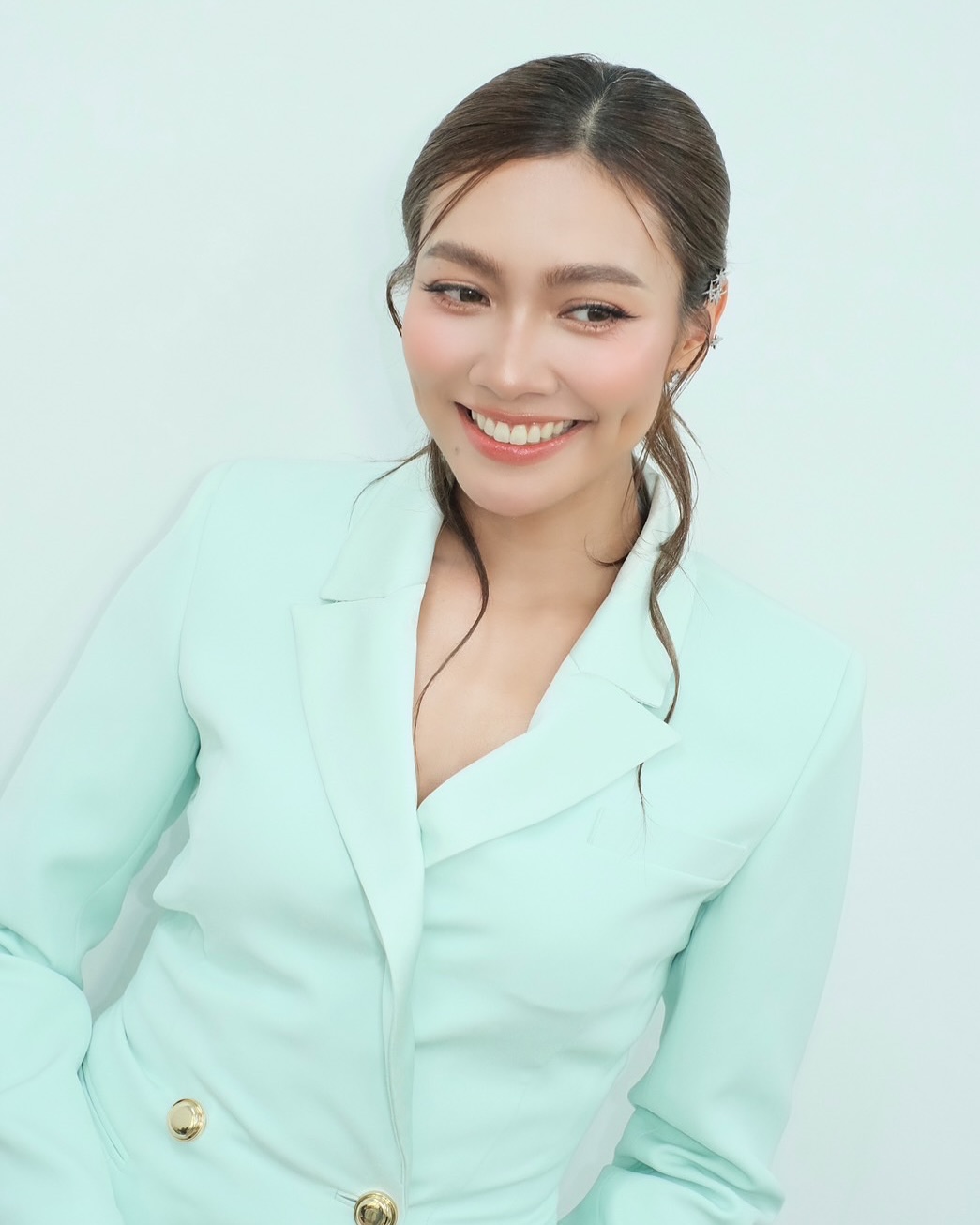 แก้ม - วิชญาณี เปียกลิ่น