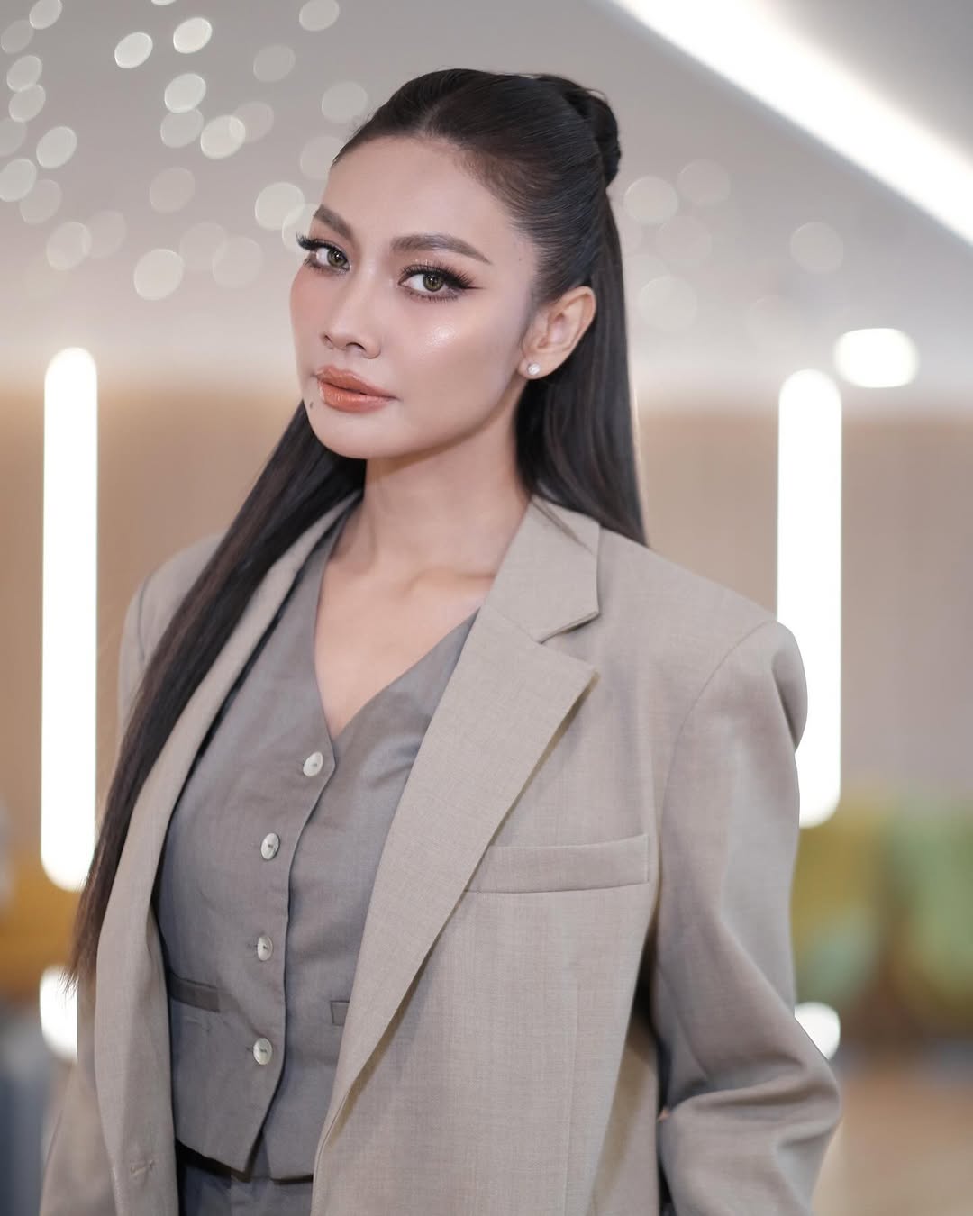 แก้ม - วิชญาณี เปียกลิ่น