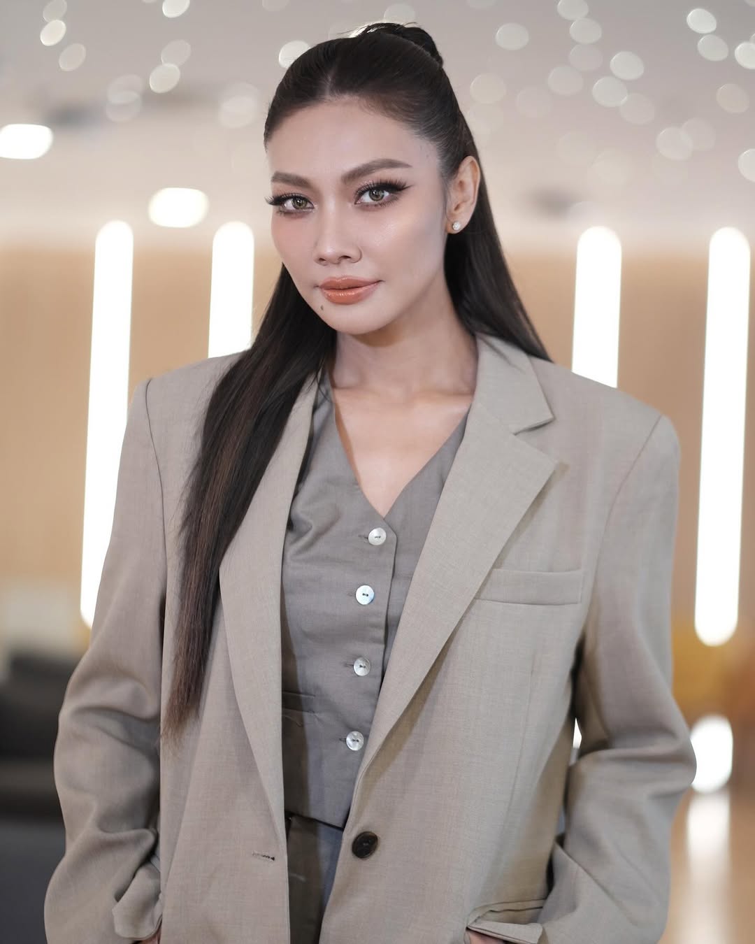 แก้ม - วิชญาณี เปียกลิ่น