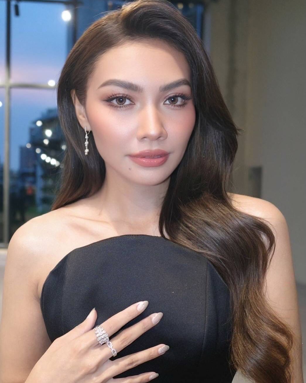 แก้ม - วิชญาณี เปียกลิ่น