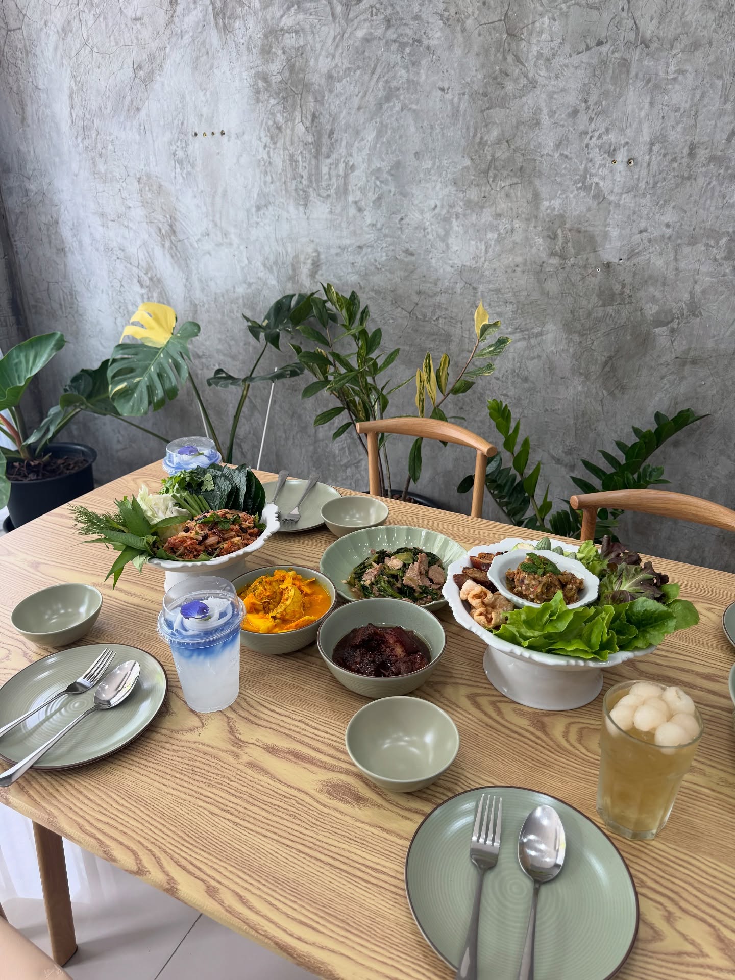 แก้ม - วิชญาณี เปียกลิ่น