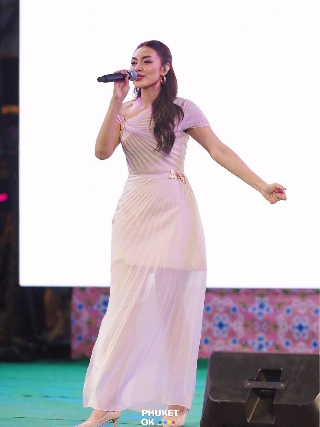 แก้ม - วิชญาณี เปียกลิ่น