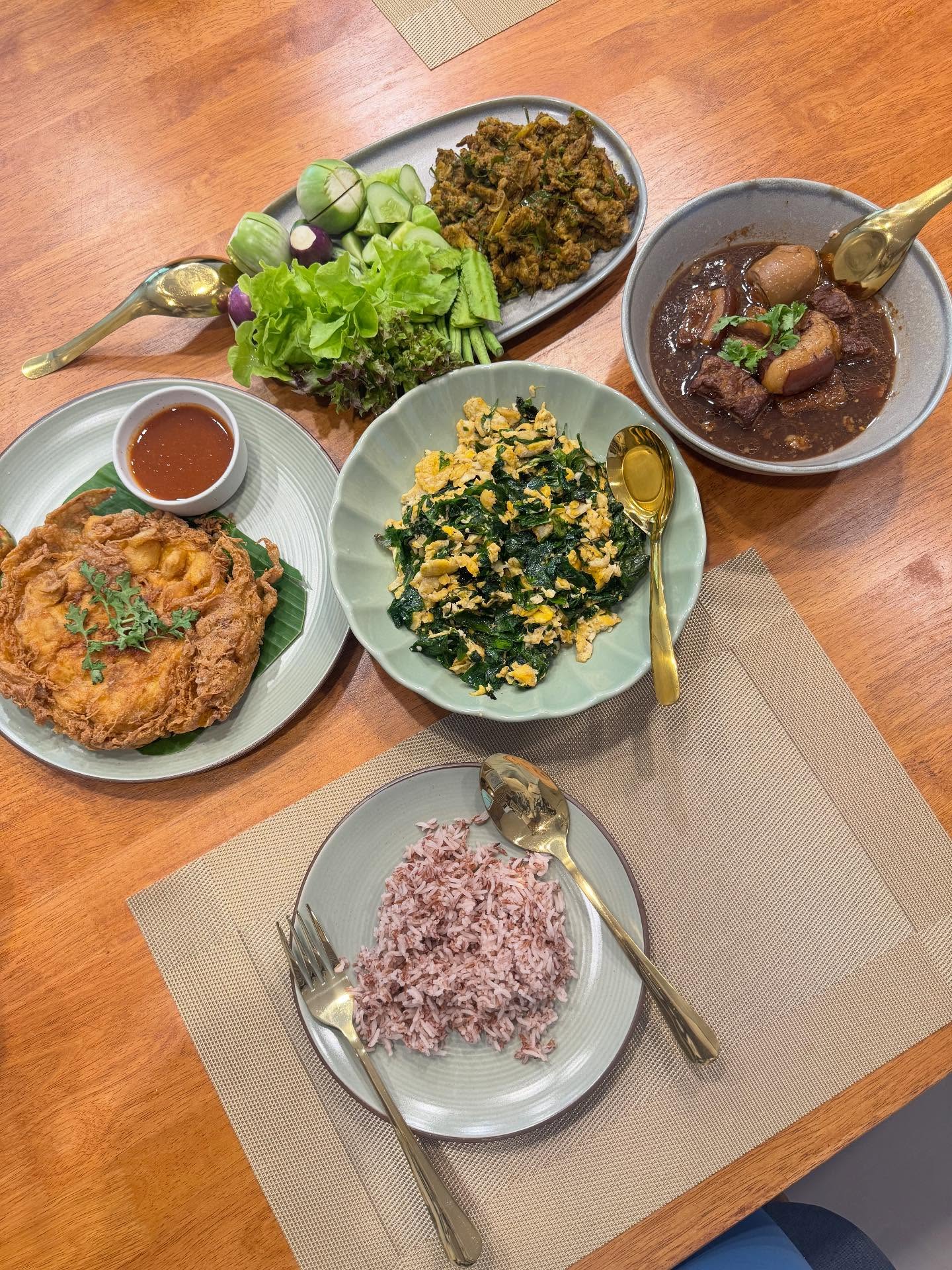 แก้ม - วิชญาณี เปียกลิ่น