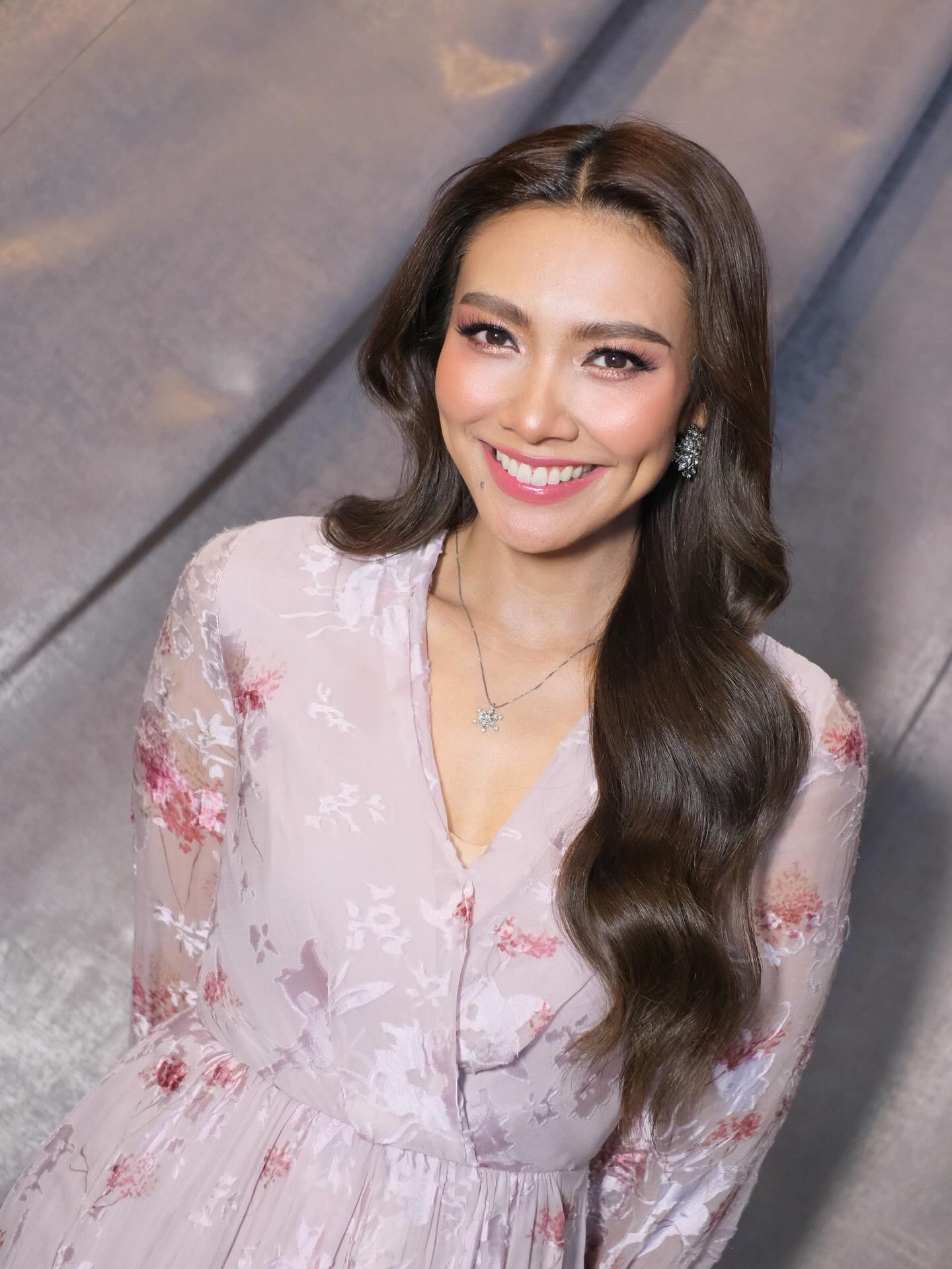 แก้ม - วิชญาณี เปียกลิ่น