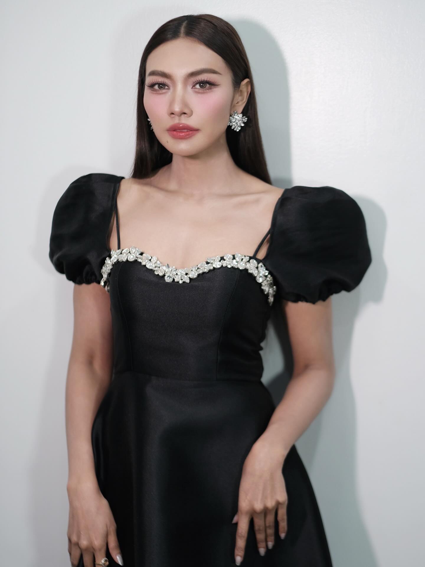 แก้ม - วิชญาณี เปียกลิ่น