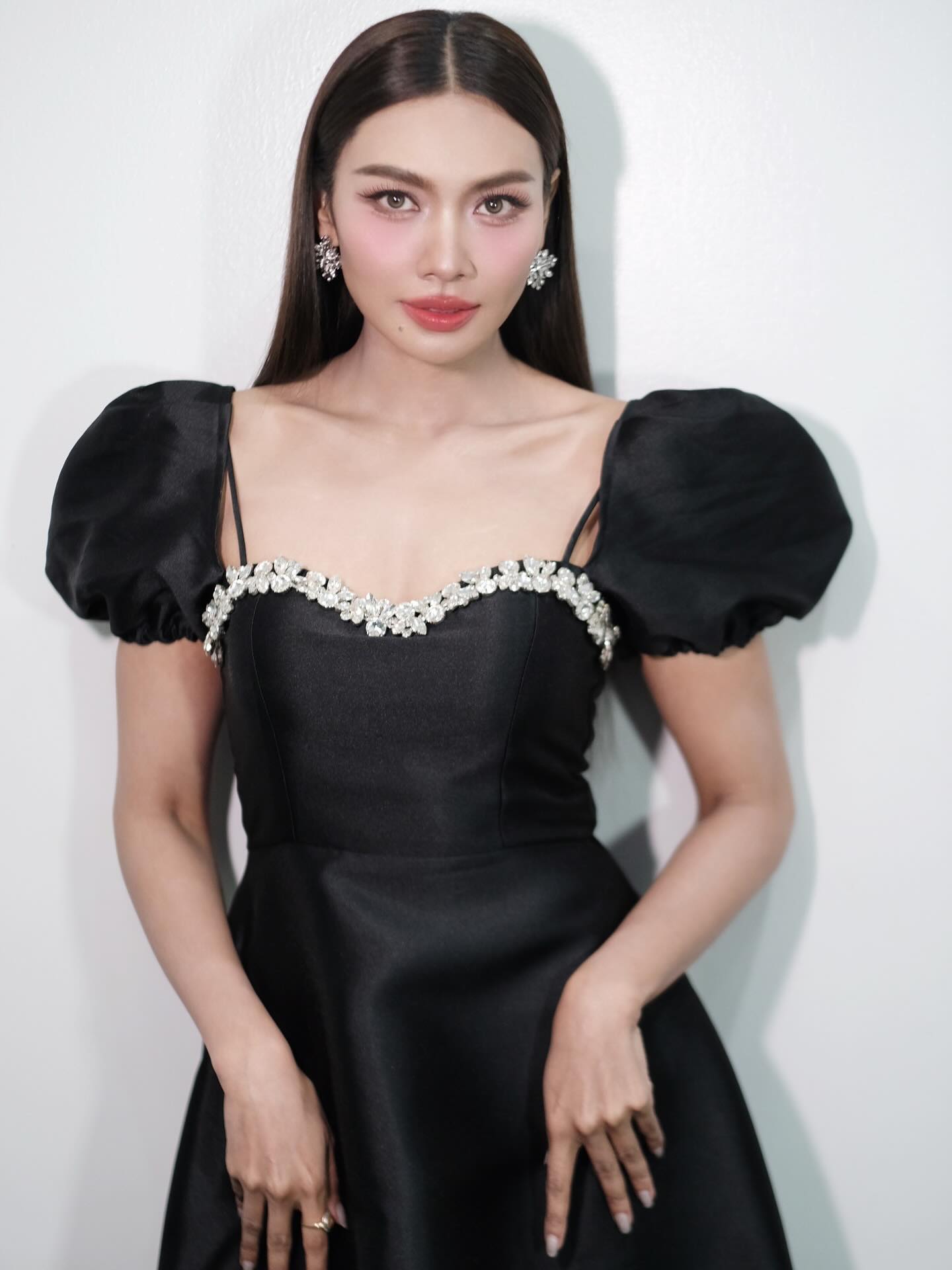 แก้ม - วิชญาณี เปียกลิ่น