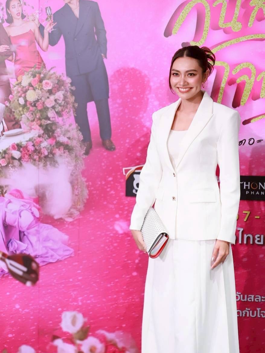 แก้ม - วิชญาณี เปียกลิ่น