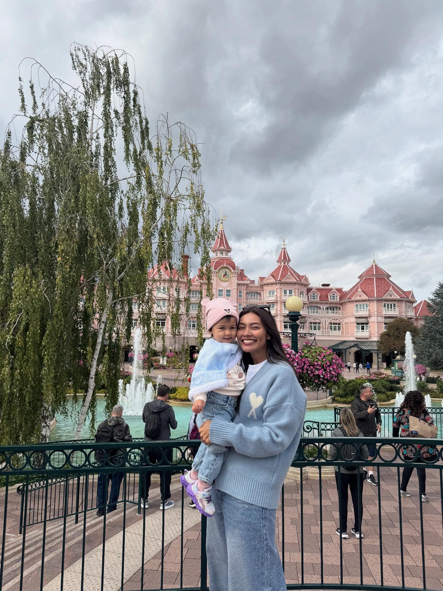 แก้ม - วิชญาณี เปียกลิ่น