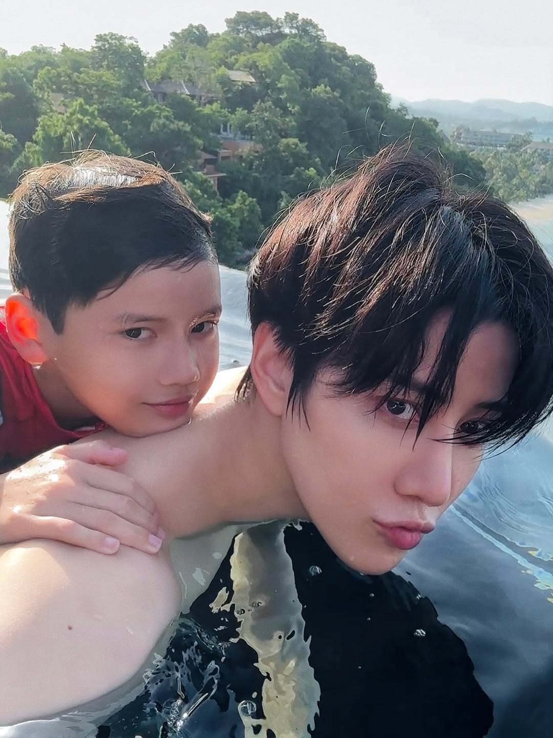ไมค์ - พิรัชต์ นิธิไพศาลกุล