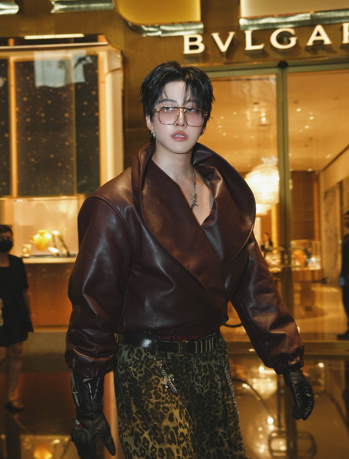 ไมค์ - พิรัชต์ นิธิไพศาลกุล