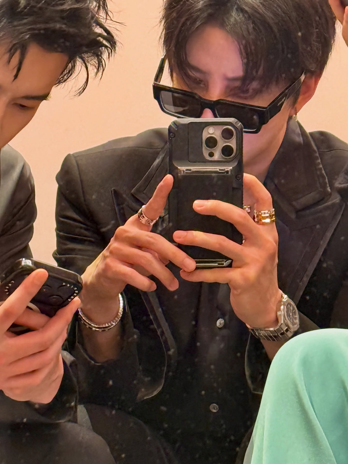 ไมค์ - พิรัชต์ นิธิไพศาลกุล