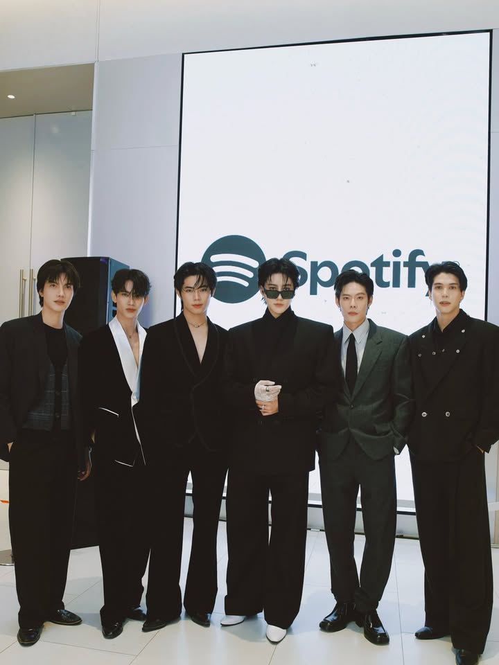 ไมค์ - พิรัชต์ นิธิไพศาลกุล