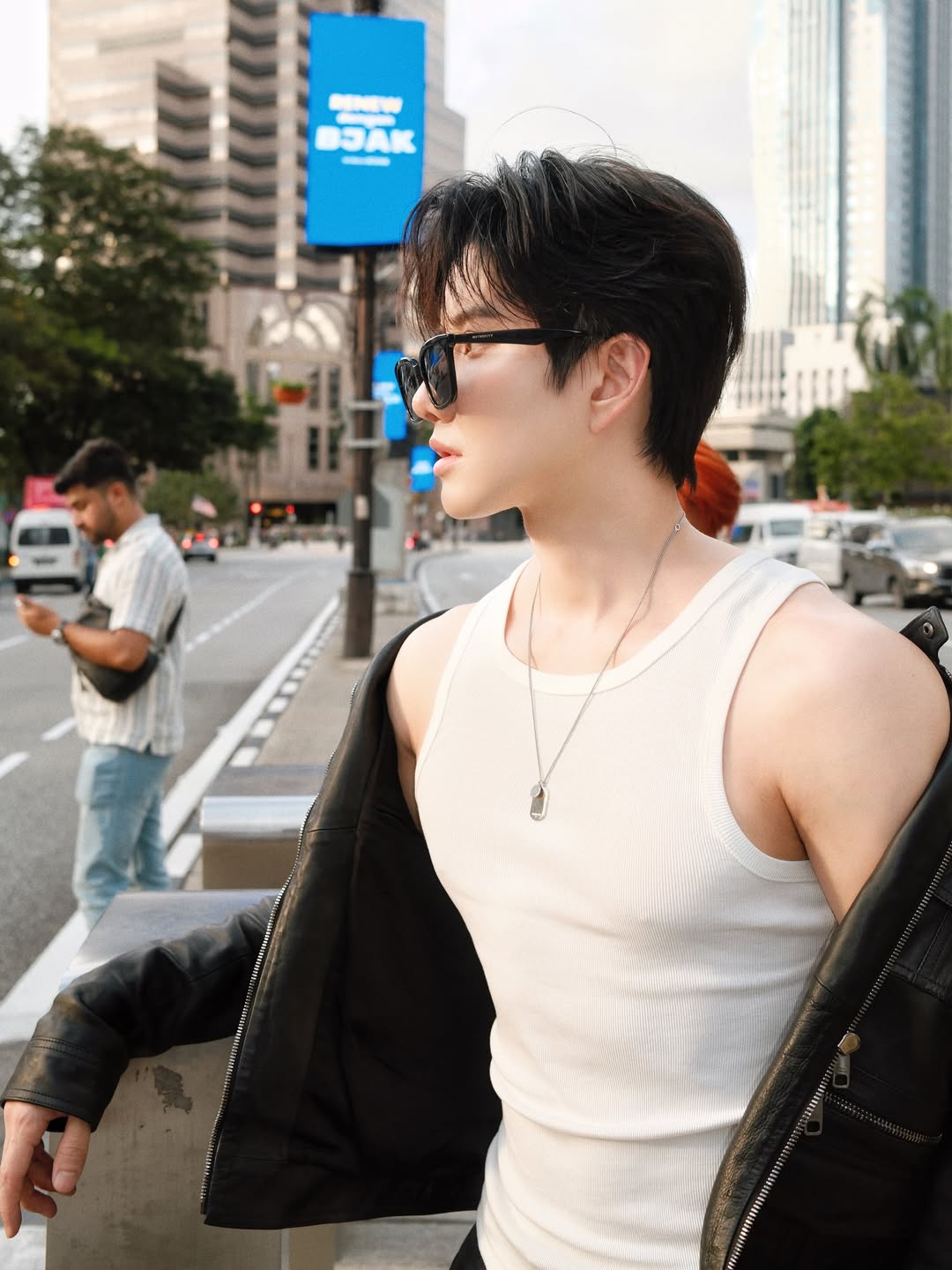 ไมค์ - พิรัชต์ นิธิไพศาลกุล