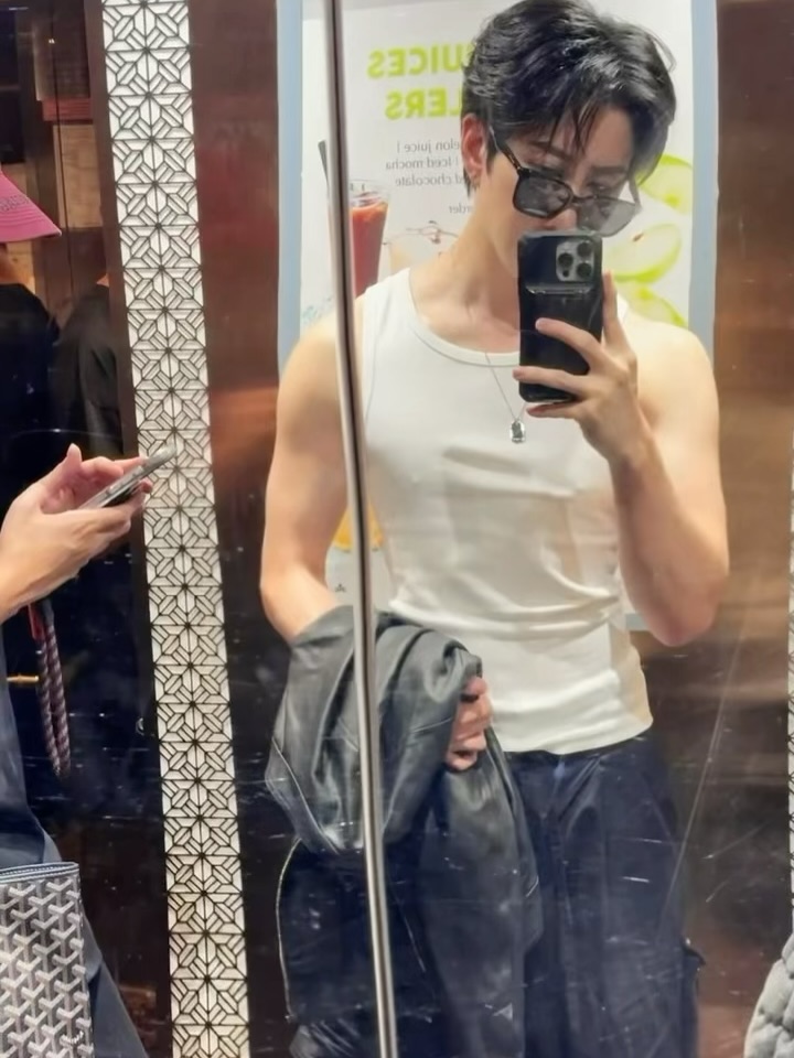 ไมค์ - พิรัชต์ นิธิไพศาลกุล