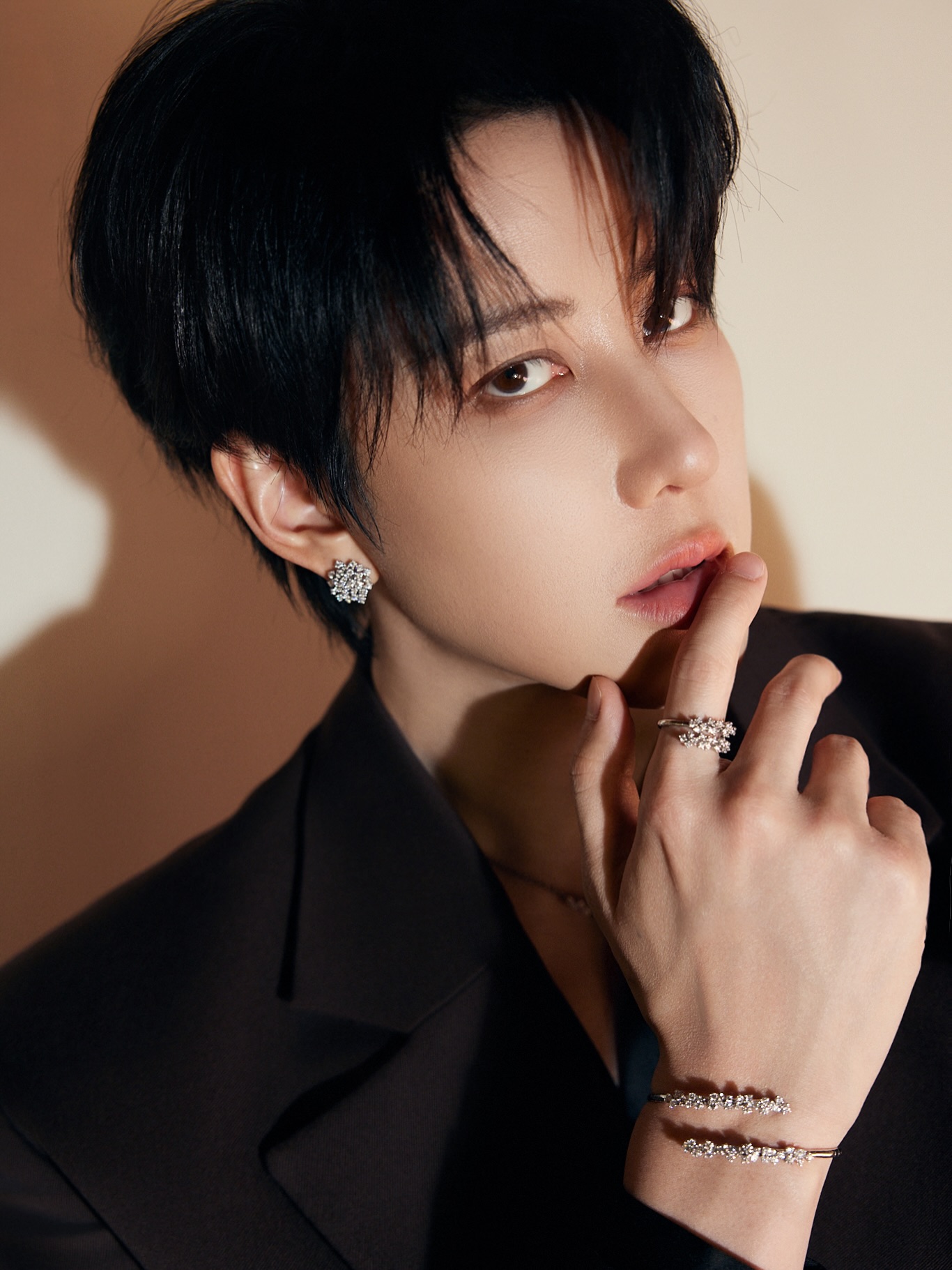 ไมค์ - พิรัชต์ นิธิไพศาลกุล