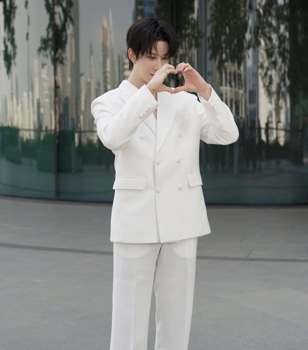 ไมค์ - พิรัชต์ นิธิไพศาลกุล