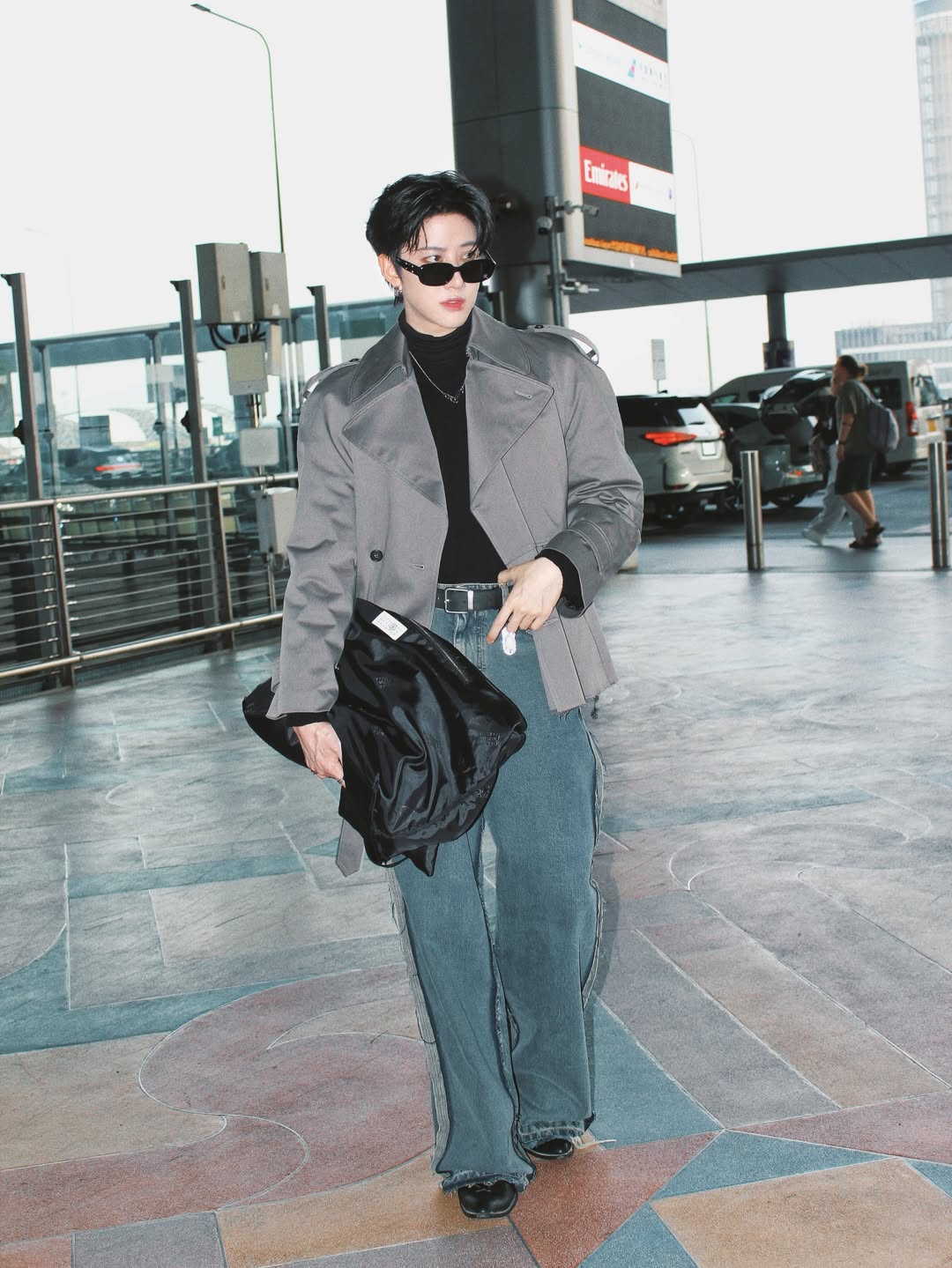 ไมค์ - พิรัชต์ นิธิไพศาลกุล