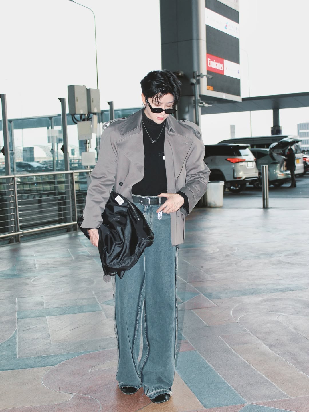 ไมค์ - พิรัชต์ นิธิไพศาลกุล