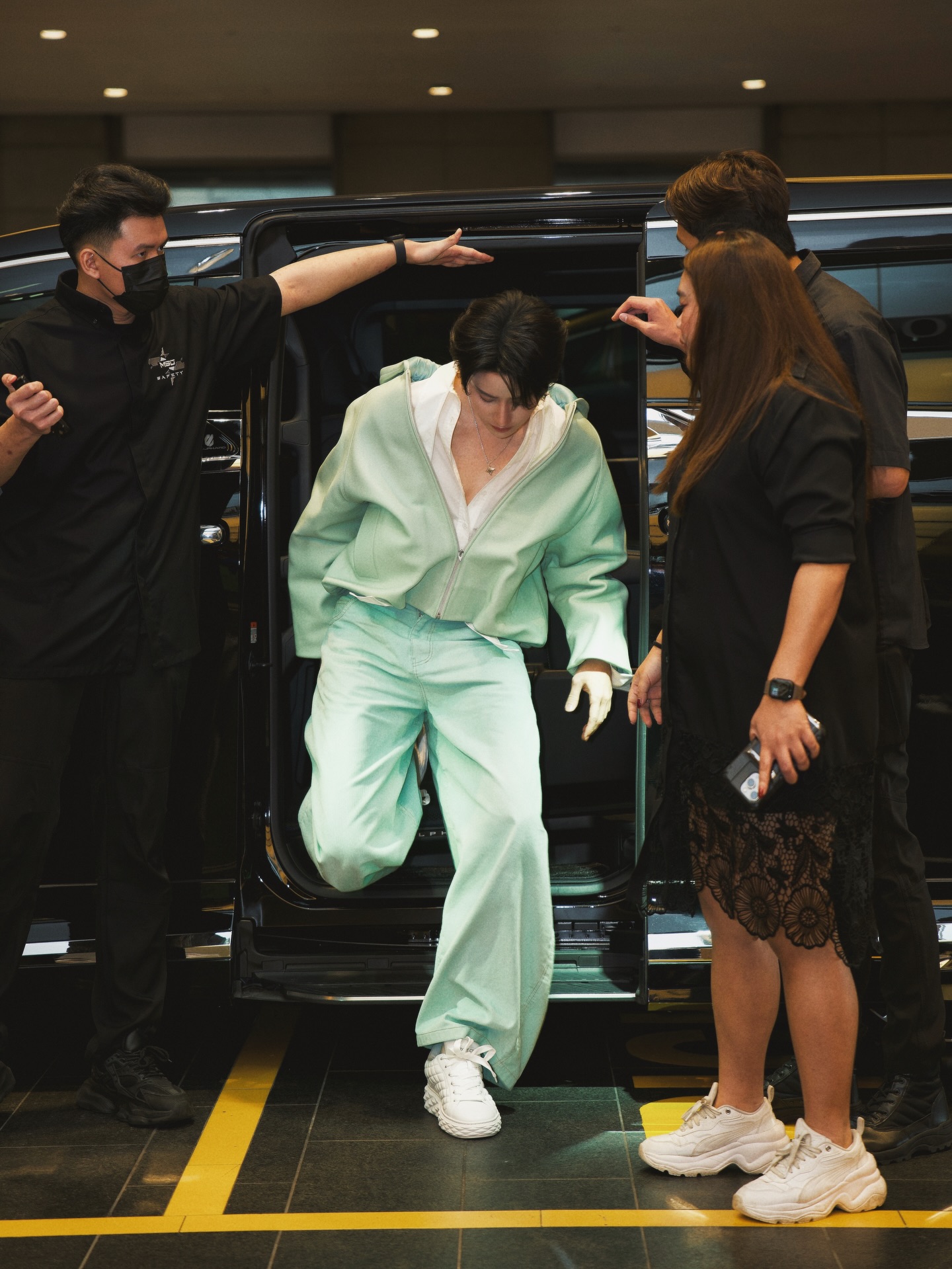 ไมค์ - พิรัชต์ นิธิไพศาลกุล