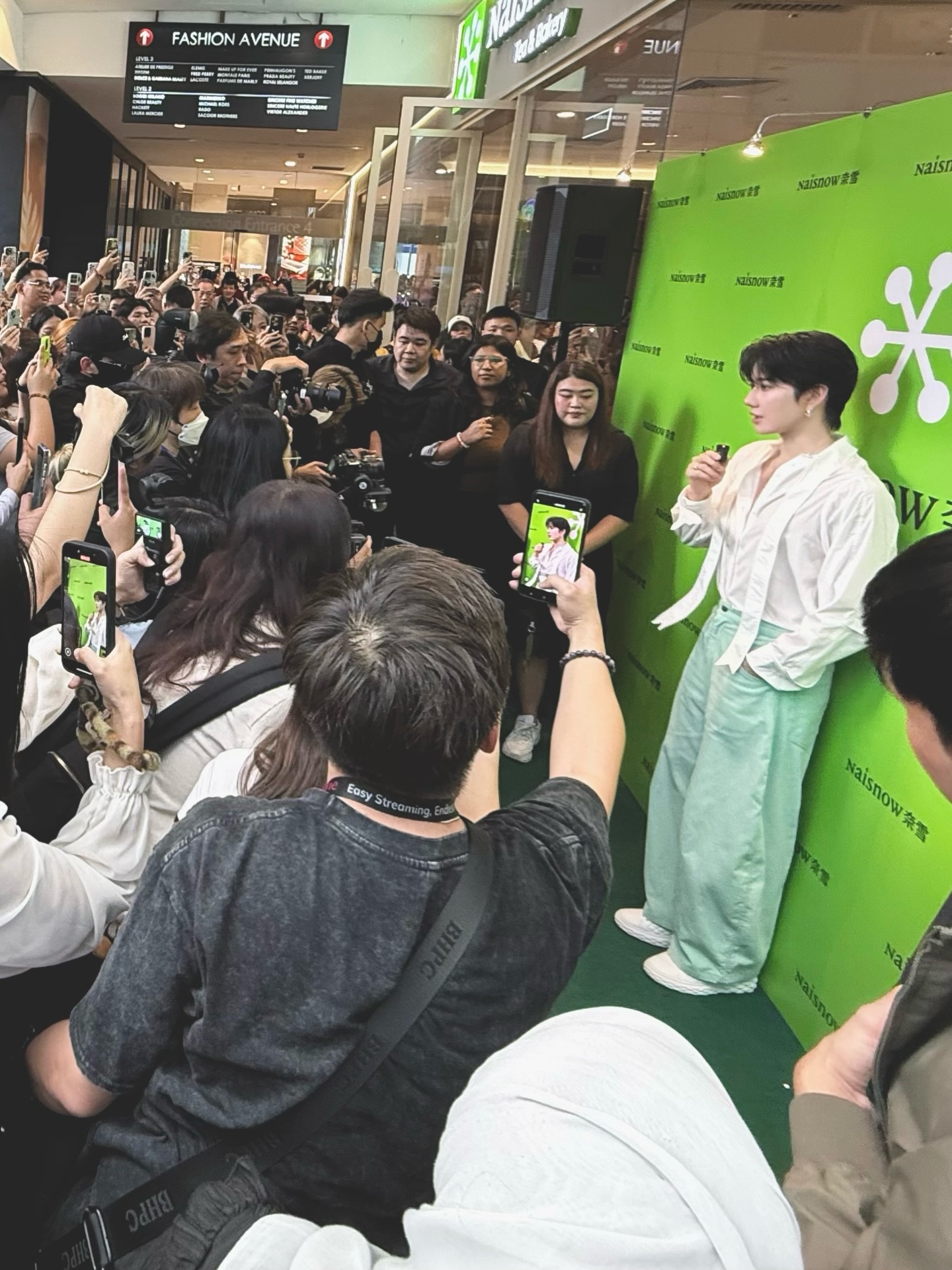 ไมค์ - พิรัชต์ นิธิไพศาลกุล