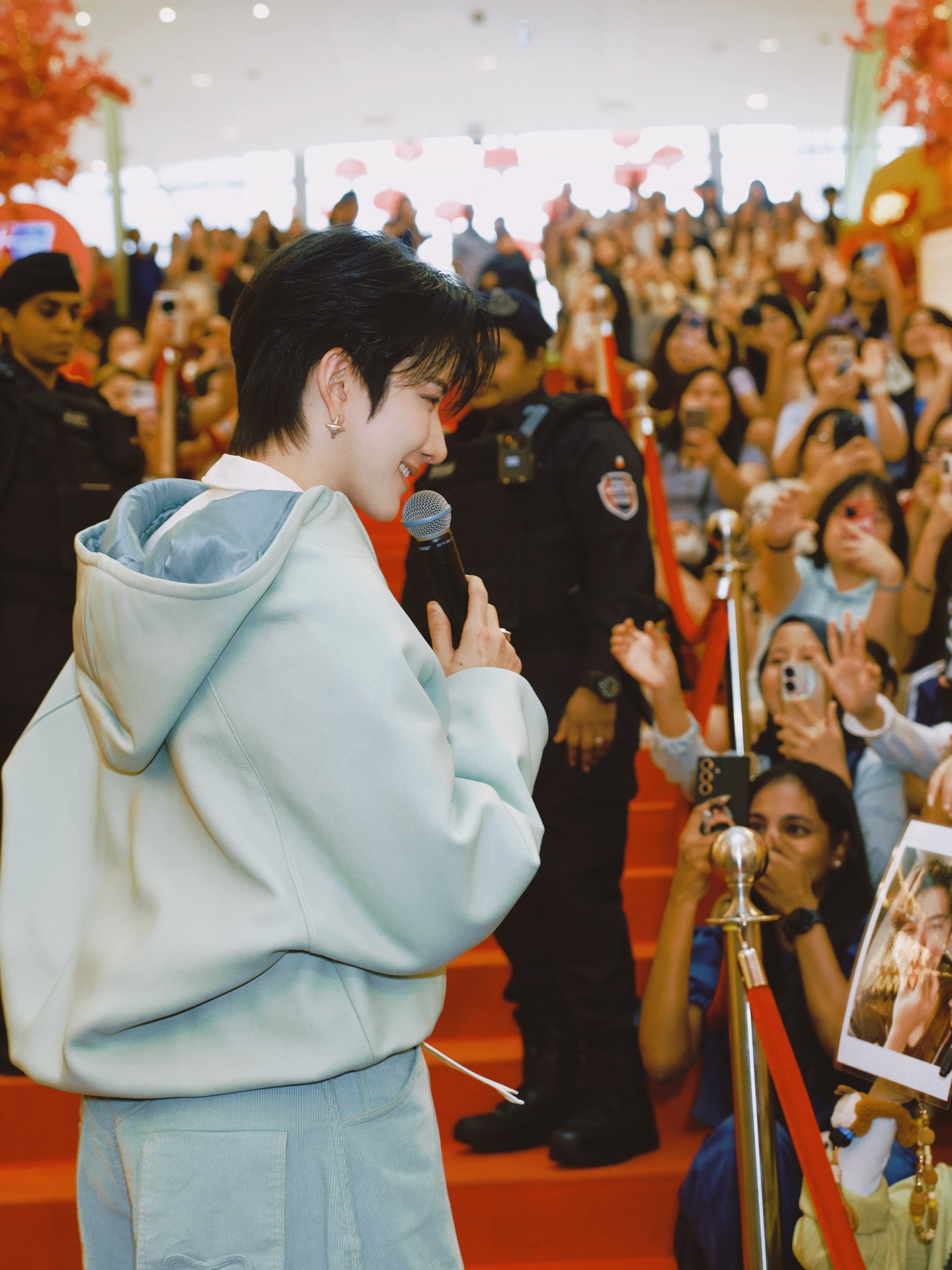 ไมค์ - พิรัชต์ นิธิไพศาลกุล