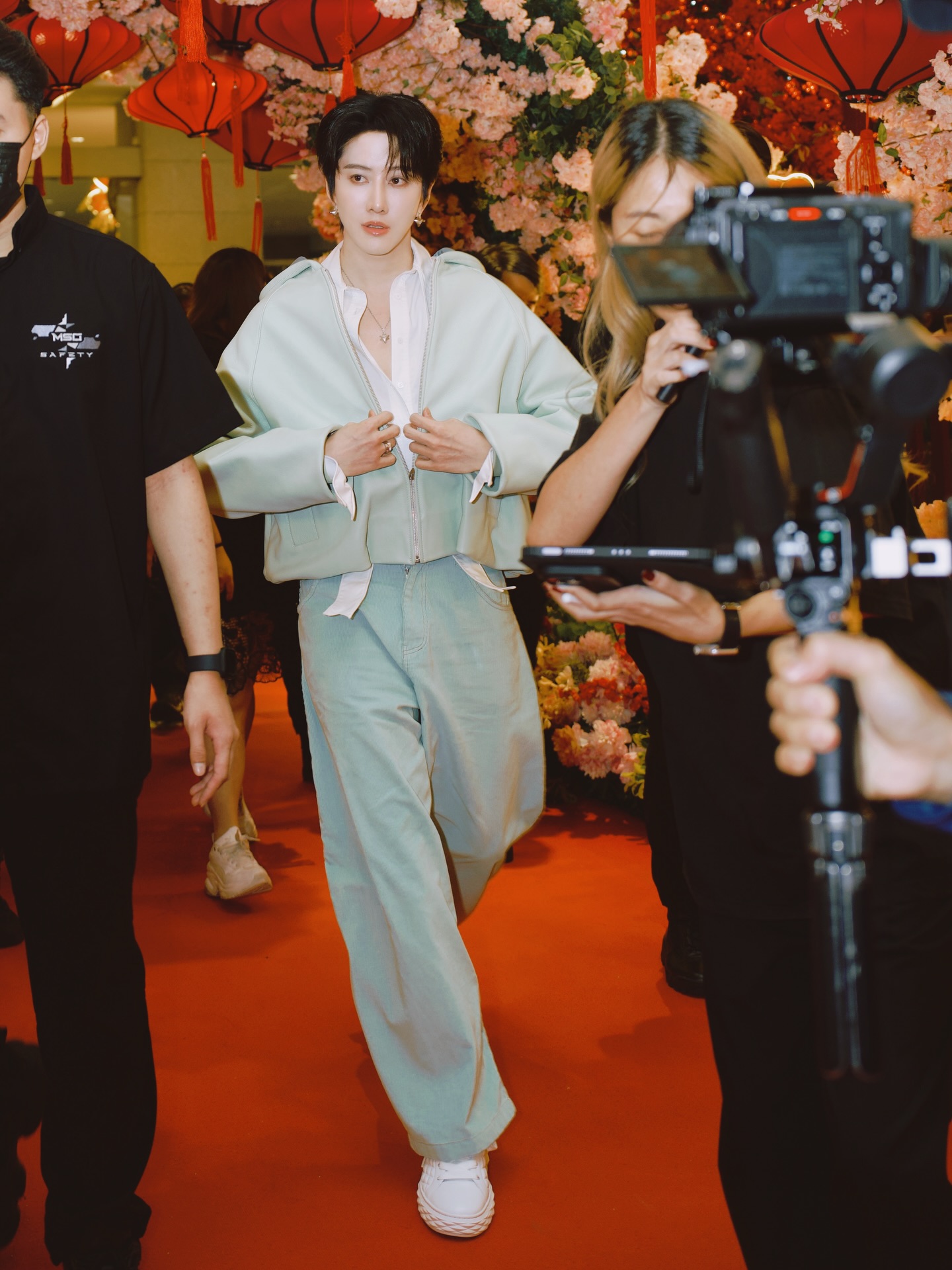 ไมค์ - พิรัชต์ นิธิไพศาลกุล