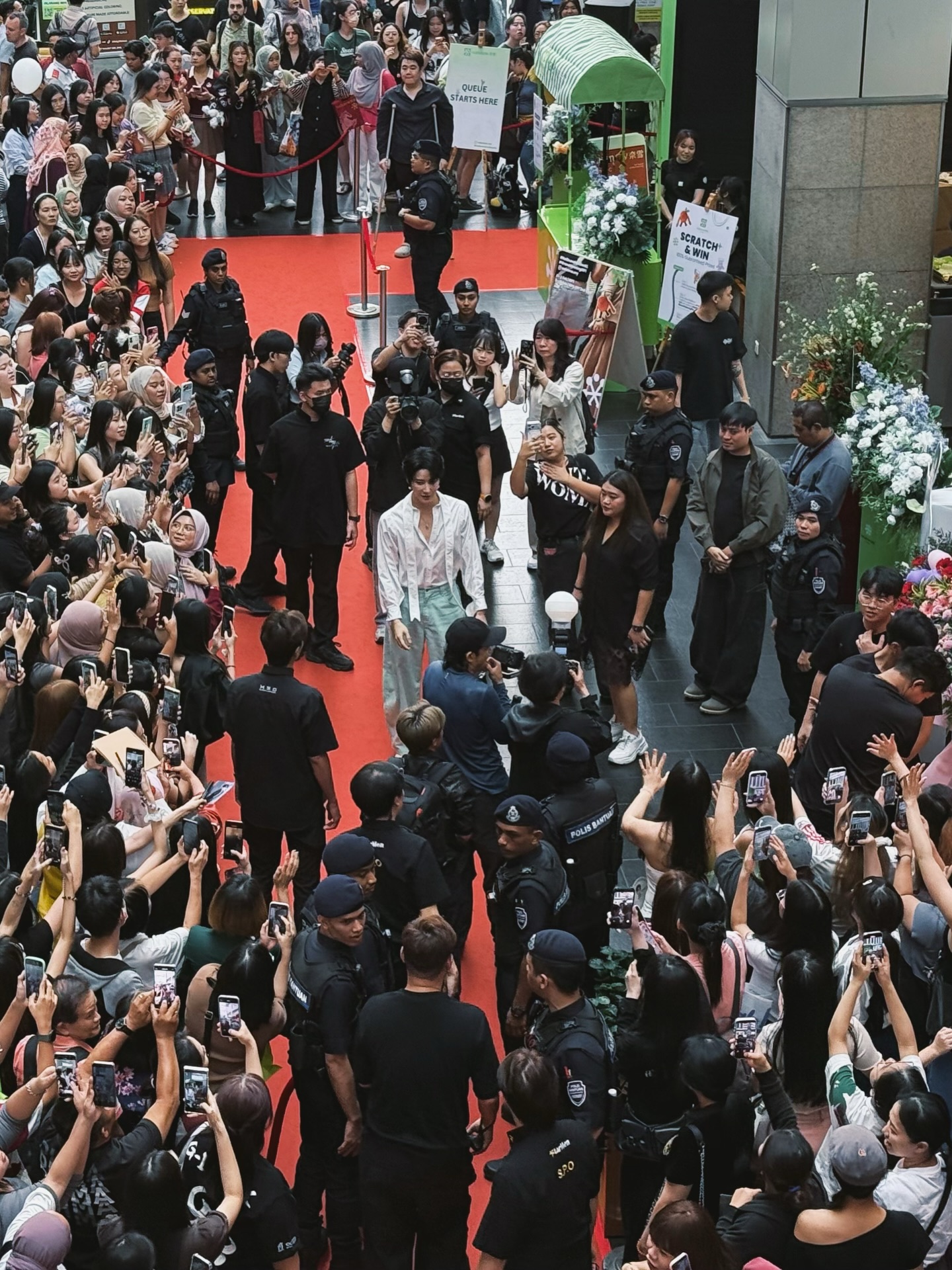 ไมค์ - พิรัชต์ นิธิไพศาลกุล