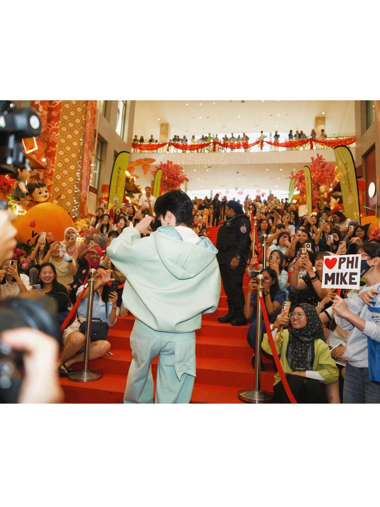 ไมค์ - พิรัชต์ นิธิไพศาลกุล