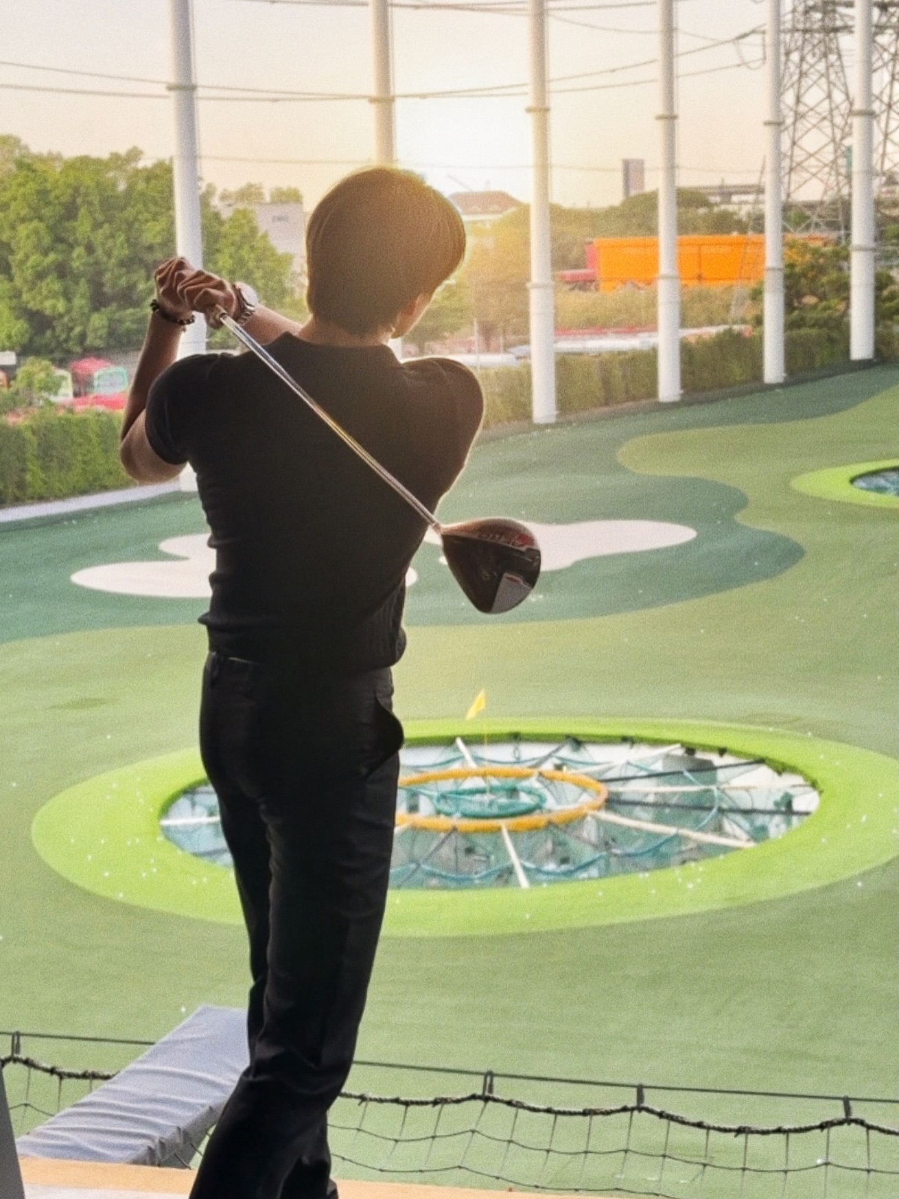 ไมค์ - พิรัชต์ นิธิไพศาลกุล