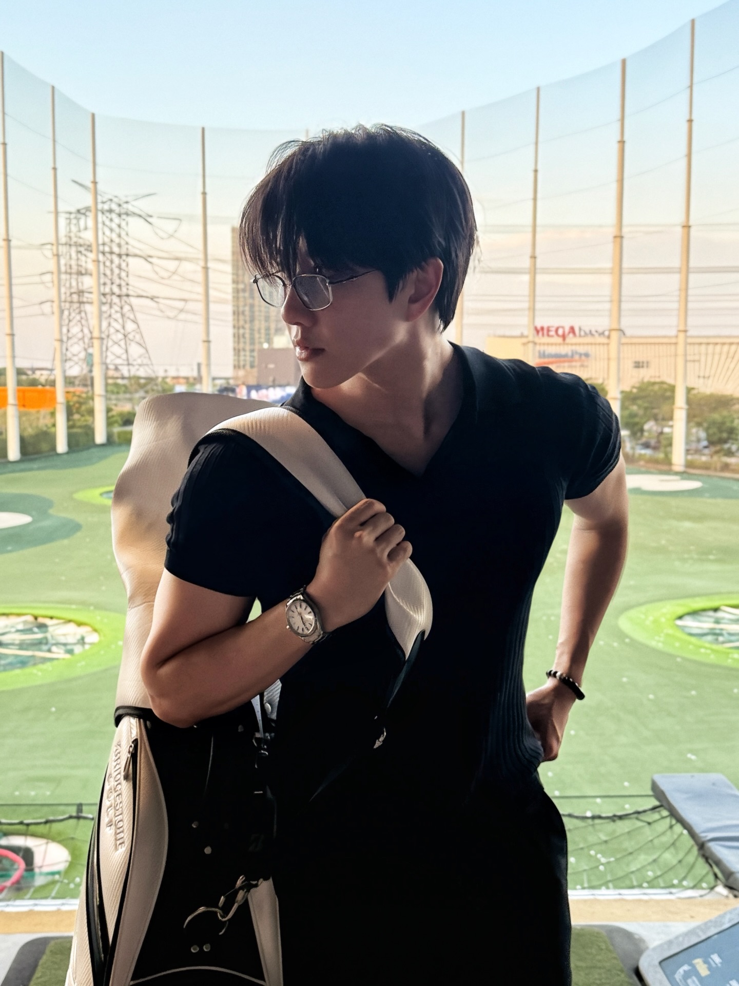 ไมค์ - พิรัชต์ นิธิไพศาลกุล