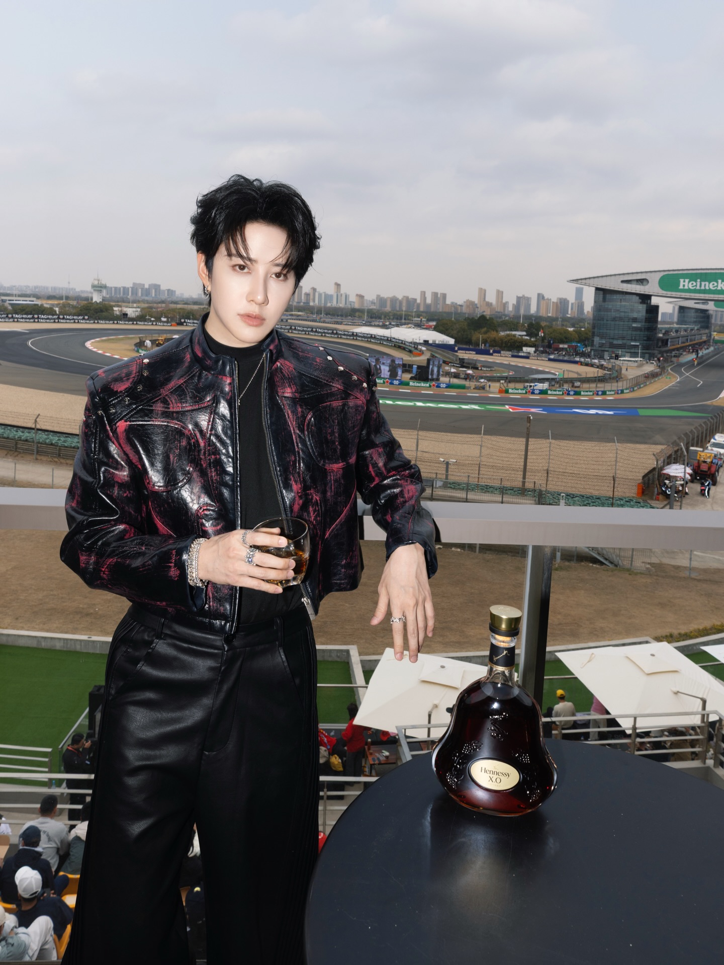 ไมค์ - พิรัชต์ นิธิไพศาลกุล